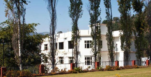 Hotel Ashiana Regency Chamba Zewnętrze zdjęcie